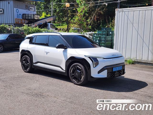 Kia EV3 Long Range 2WD GT Line — пробег 3 700 км — фото 3 из 5