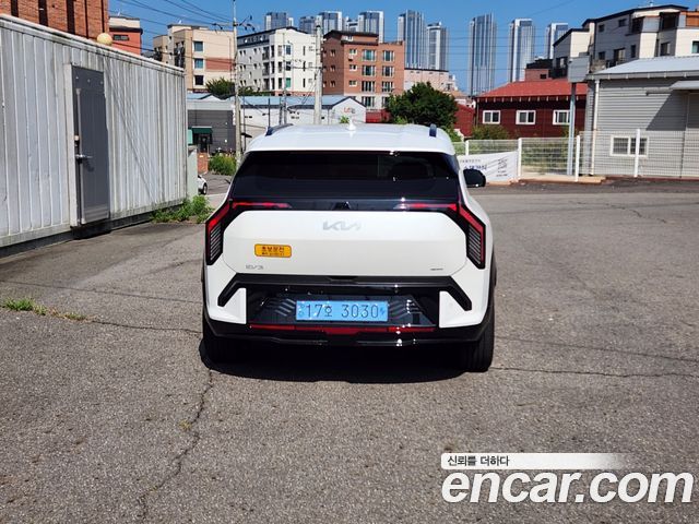 Kia EV3 Long Range 2WD GT Line — пробег 3 700 км — фото 5 из 5