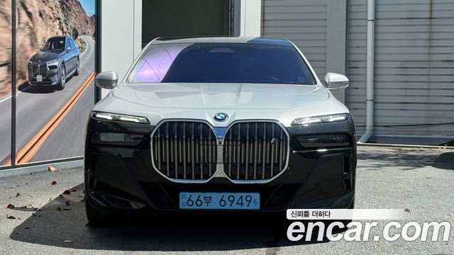 BMW i7 eDrive 50 M Sport Limited — пробег 46 100 км — фото 3 из 5
