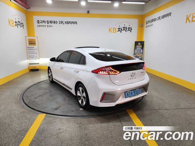 Hyundai Ioniq Q — пробег 110 886 км — фото 2 из 5