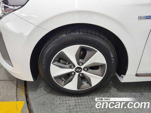 Hyundai Ioniq Q — пробег 110 886 км — фото 5 из 5