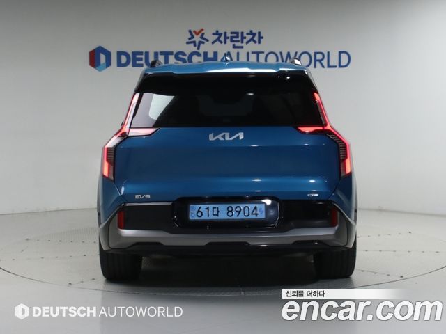 Kia EV9 Long Range 4WD GT Line — пробег 66 284 км — фото 4 из 5