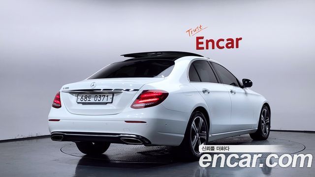 Mercedes-Benz E-Class из Кореи Encar