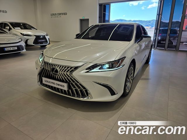 Lexus ES Luxury Plus — пробег 18 045 км — фото 1 из 5