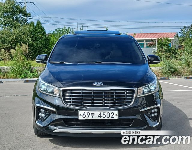 Kia Carnival 9-Seater Noblesse — пробег 184 778 км — фото 3 из 5