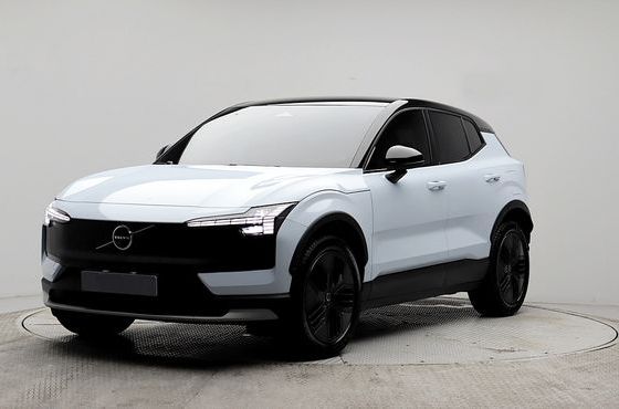 Volvo EX30 Performance Ultra — пробег 4 620 км — фото 1 из 5