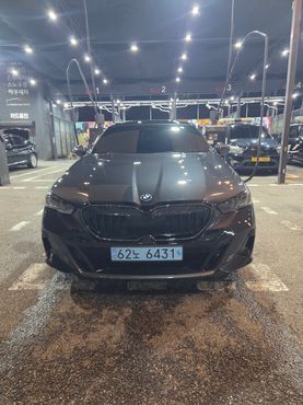 BMW i5 eDrive 40 M Sport Pro — пробег 104 000 км — фото 1 из 5