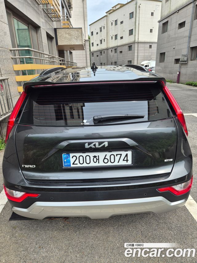 Kia Niro Prestige — пробег 81 537 км — фото 3 из 5