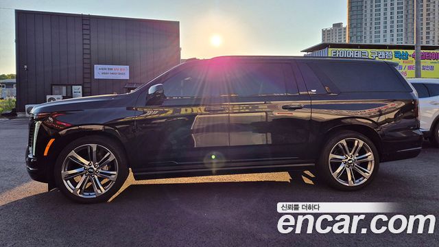 Cadillac Escalade 6.2 ESV ESV Sports Platinum — пробег 3 924 км — фото 3 из 5