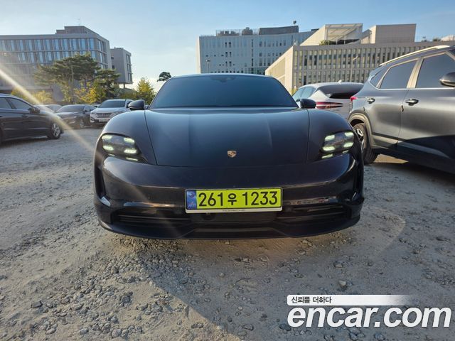 Porsche Taycan 4S — пробег 33 251 км — фото 1 из 5