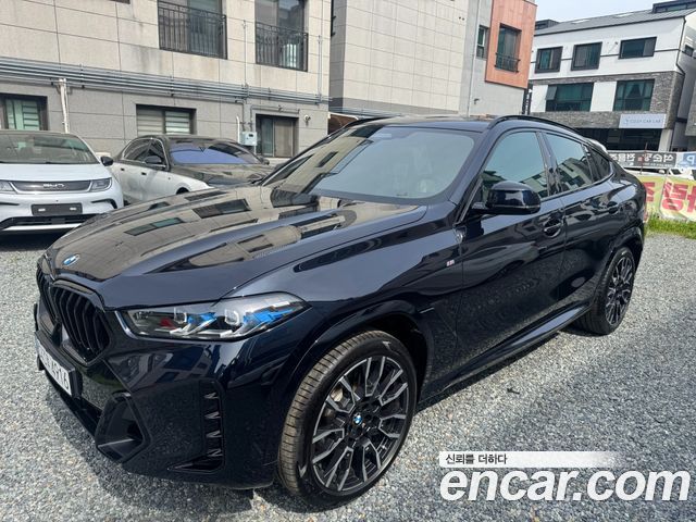 BMW X6 xDrive40i M Sport — пробег 2 698 км — фото 2 из 5