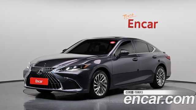 Lexus ES Executive — пробег 12 955 км — фото 1 из 5