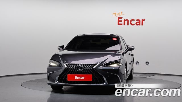 Lexus ES Executive — пробег 12 955 км — фото 3 из 5