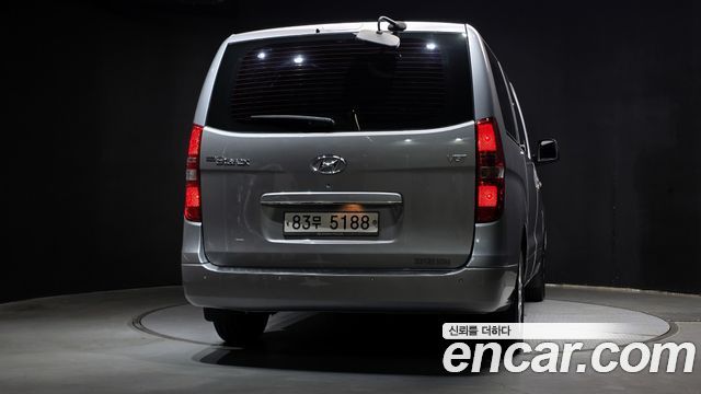 Hyundai Starex 5-Seater VAN CVX Deluxe — пробег 235 282 км — фото 4 из 5