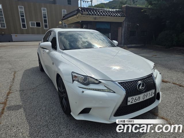 Lexus IS F-Sport XE30 — пробег 104 063 км — фото 1 из 5
