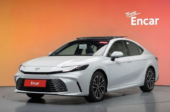 Toyota Camry 2.5 XLE Premium Hybrid — пробег 39 км — фото 1 из 5