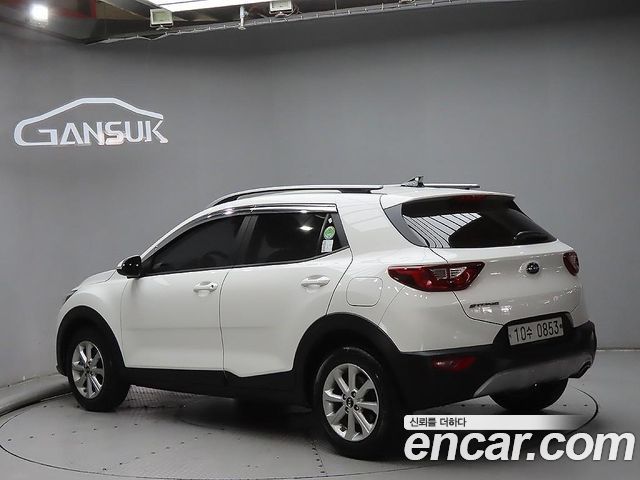 Kia Stonic из Кореи Encar