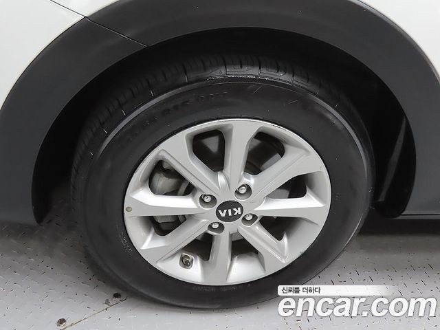 Kia Stonic из Кореи Encar