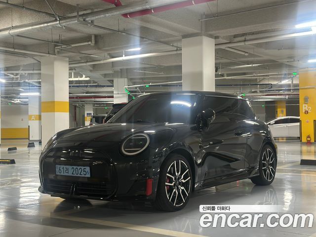 Mini Cooper JCW — пробег 9 000 км — фото 1 из 5