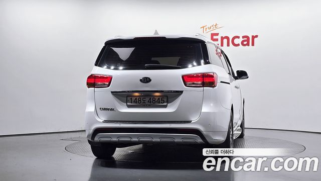 Kia Carnival из Кореи Encar