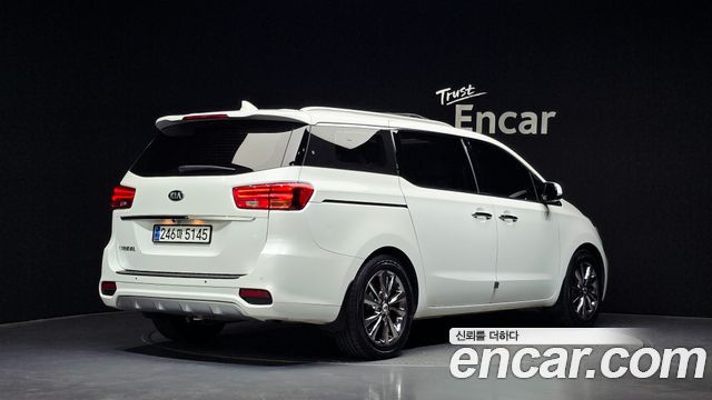 Kia Carnival из Кореи Encar