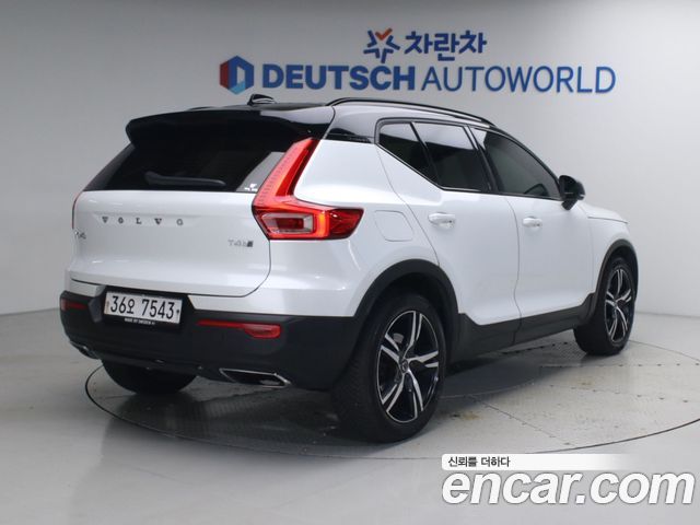 Volvo XC40 T4 R-Design — пробег 40 111 км — фото 3 из 5