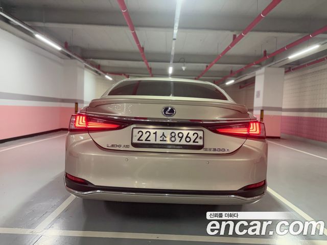 Lexus ES Executive — пробег 109 639 км — фото 2 из 5