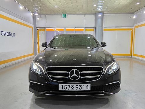 Mercedes-Benz E-Class E250 Avantgarde — пробег 20 180 км — фото 2 из 5