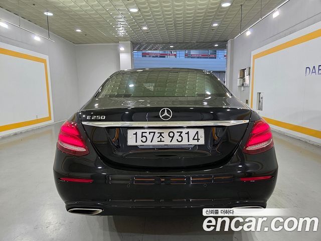 Mercedes-Benz E-Class из Кореи Encar