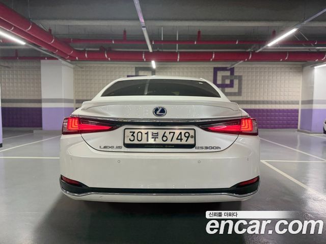 Lexus ES Luxury Plus — пробег 110 117 км — фото 2 из 5