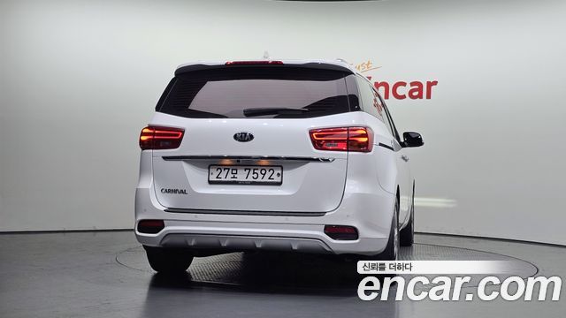 Kia Carnival из Кореи Encar