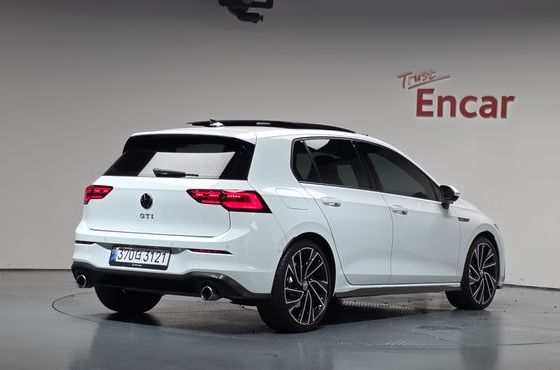 Volkswagen Golf 2.0 GTI — пробег 17 426 км — фото 2 из 5
