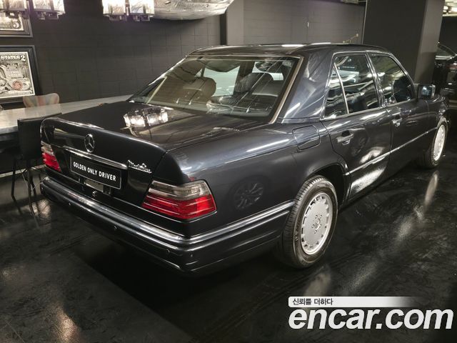 Mercedes-Benz E-Class из Кореи Encar