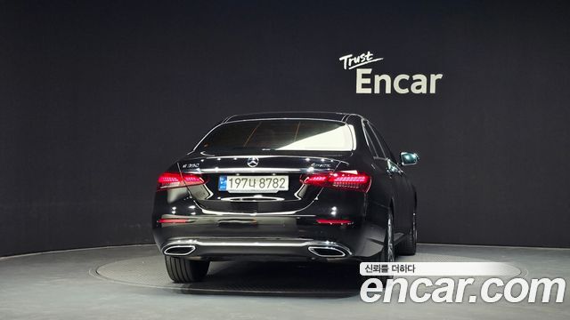 Mercedes-Benz E-Class E350 4MATIC Avantgarde — пробег 77 320 км — фото 4 из 5