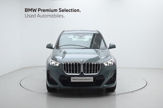 BMW X1 xDrive 20i xLine — пробег 4 048 км — фото 3 из 5