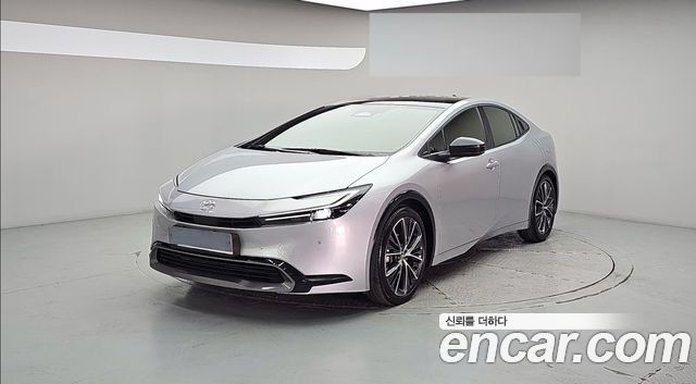 Toyota Prius 2.0 XLE — пробег 31 479 км — фото 1 из 5