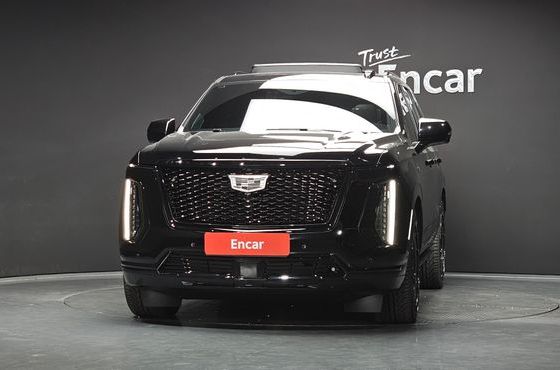 Cadillac Escalade 6.2 Sports Platinum — пробег 1 884 км — фото 3 из 5