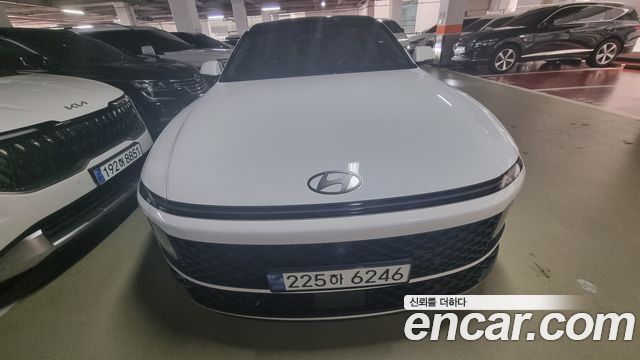 Hyundai Grandeur Calligraphy — пробег 10 000 км — фото 1 из 5