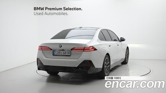 BMW 5-Series 520i M Sport — пробег 12 447 км — фото 2 из 5