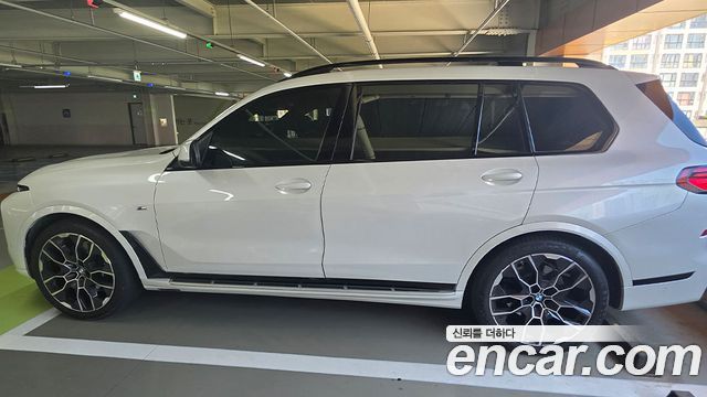 BMW X7 xDrive 40i M Sport 7STR — пробег 28 465 км — фото 2 из 5