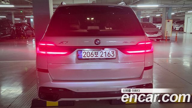 BMW X7 xDrive 40i M Sport 7STR — пробег 28 465 км — фото 5 из 5