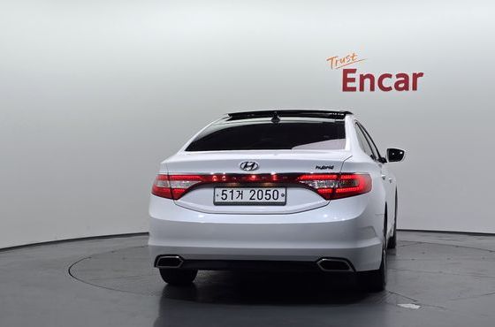 Hyundai Grandeur Premium — пробег 71 944 км — фото 4 из 5