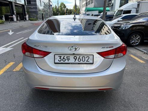 Hyundai AVANTE M16 GDI Top — пробег 30 000 км — фото 4 из 5