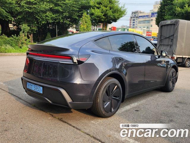 Tesla Model Y Premium RWD — пробег 860 км — фото 2 из 5