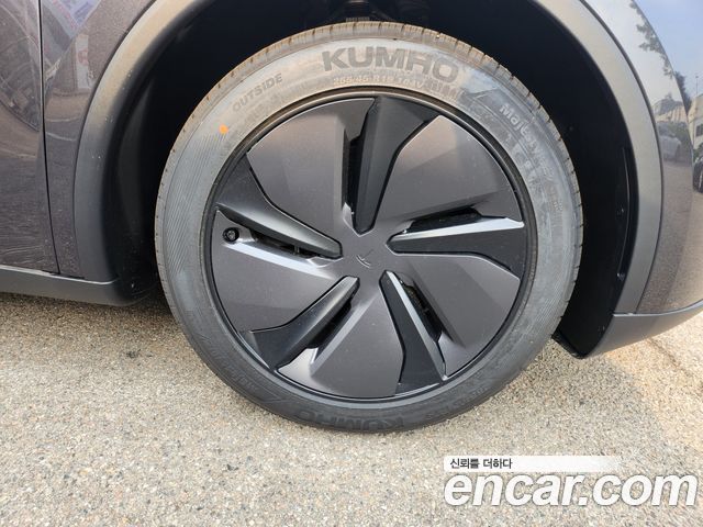 Tesla Model Y Premium RWD — пробег 860 км — фото 5 из 5