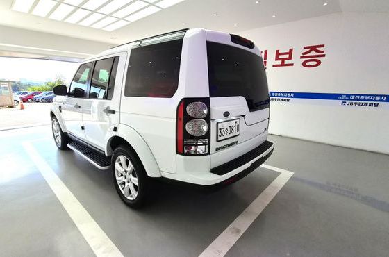 Land Rover Discovery 3.0 SDV6 SE — пробег 139 000 км — фото 3 из 5