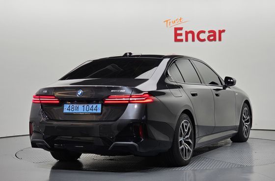 BMW i5 eDrive 40 M Sport — пробег 53 769 км — фото 2 из 5