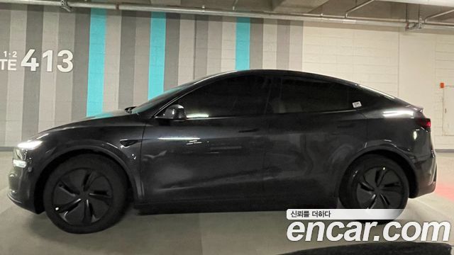 Tesla Model Y Premium RWD — пробег 1 350 км — фото 1 из 5