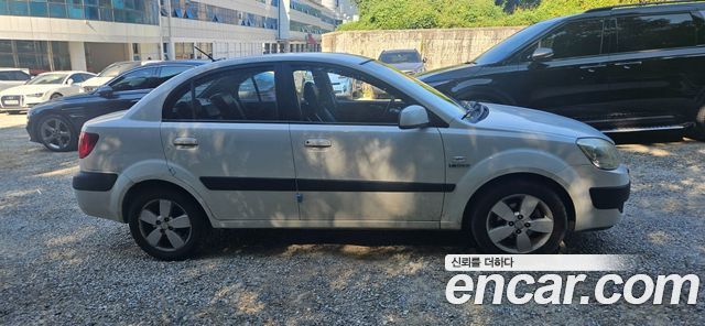 Kia pride 4DR 1.6 CVVT SLX — пробег 90 000 км — фото 3 из 5