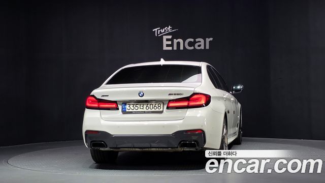 BMW 5-Series M550i xDrive — пробег 45 002 км — фото 4 из 5